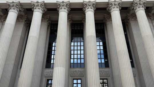 Court building and pillars