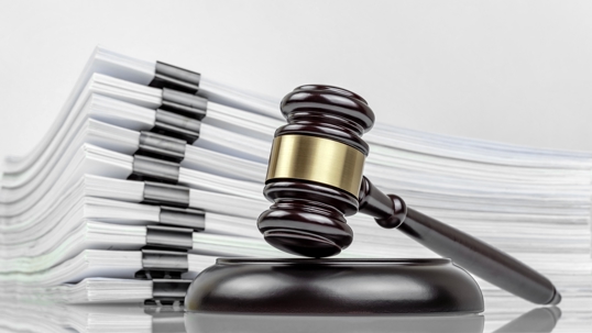 judge gavel and files